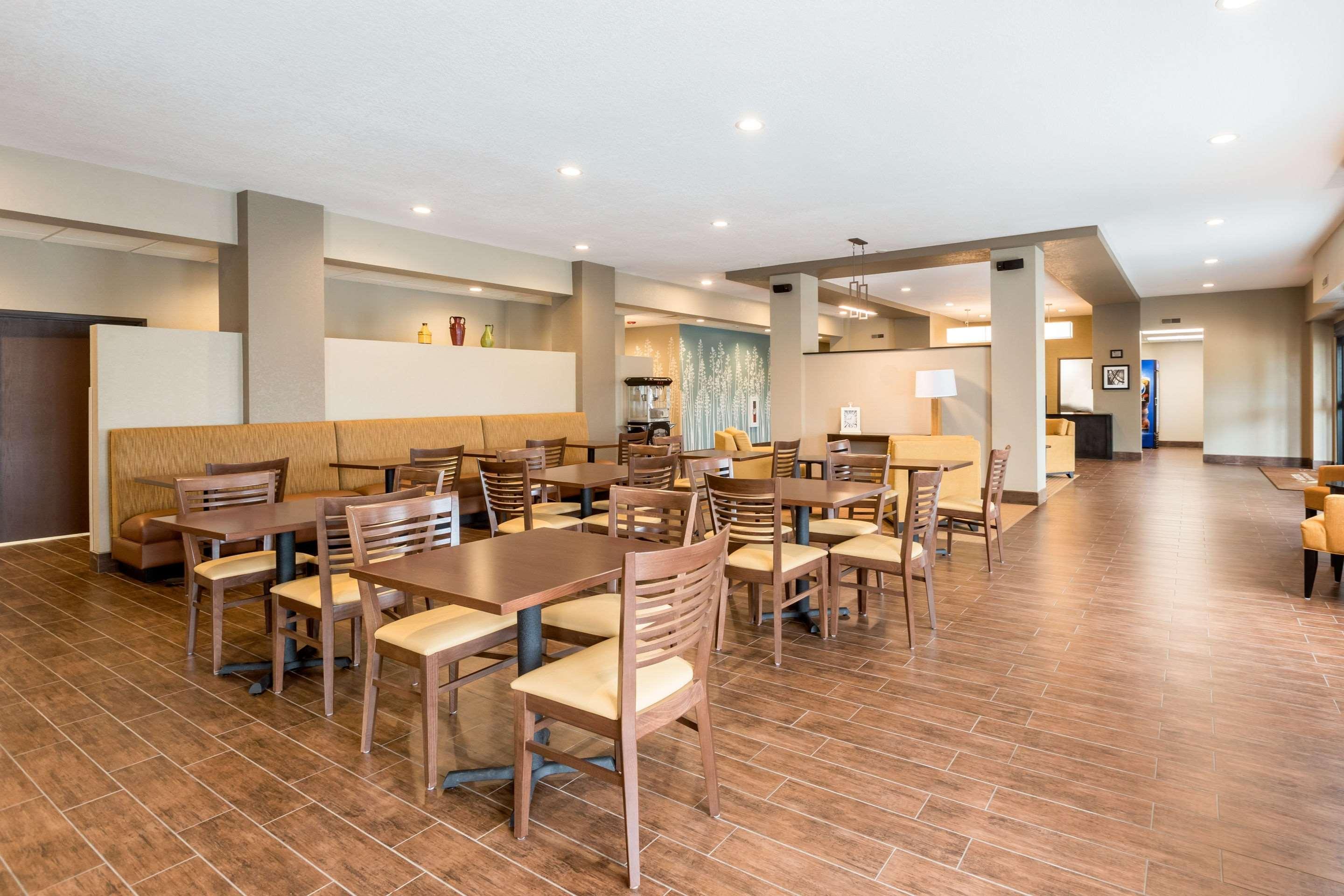 Sleep Inn & Suites West Des Moines Near Jordan Creek Экстерьер фото